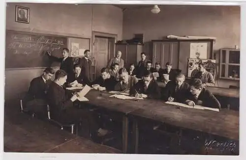 93833 Foto Ak Neuruppin Arbeitsamt Erwerbslosenkursus um 1930