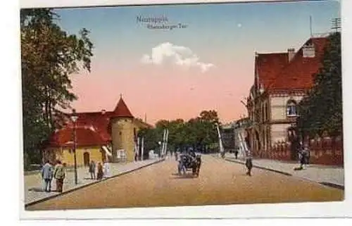 38947 Ak Neuruppin Rheinsberger Tor um 1910