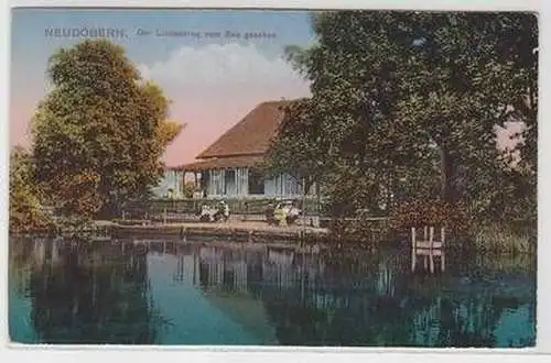 56972 Ak Neudöbern der Lindenkrug vom See gesehen um 1910