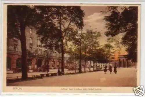 34469 Ak Berlin Unter den Linden mit Hotel Adlon 1929