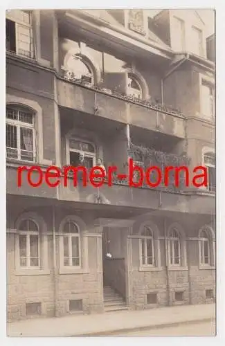 85294 Foto Ak Karlsruhe Wohnhaus mit Balkons 1930