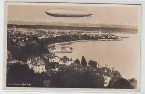 48662 Ak Friedrichshafen mit Zeppelin um 1930