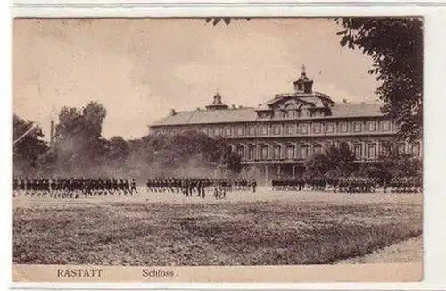 60796 Ak Rastatt Militärparade vorm Schloss 1944