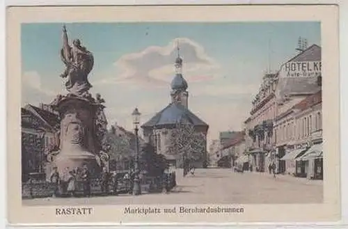 51559 Ak Rastatt Marktplatz, Bernhardusbrunnen, Hotel um 1920