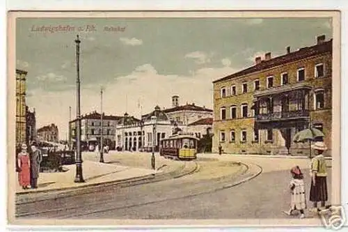 10636 Ak Ludwigshafen am Rhein Bahnhof um 1920