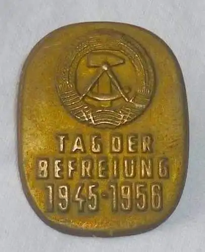 altes DDR Blech Abzeichen Tag der Befreiung 1945-1956