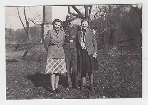 62593 Foto Luftwaffen Soldat mit Schützenschnur und Orden 2. Weltkrieg