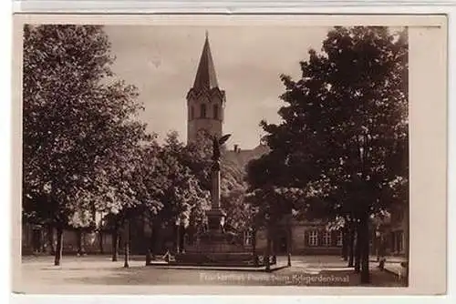 60450 Ak Frankenthal Partie beim Kriegerdenkmal um 1940