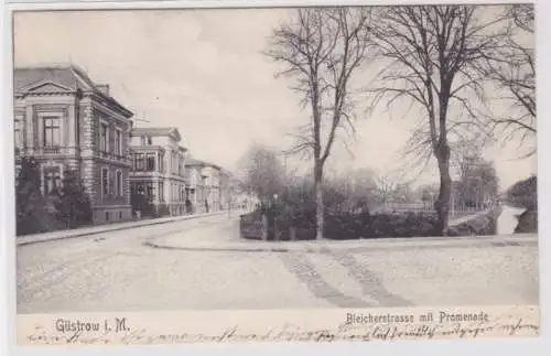 95651 Ak Güstrow i.M. Bleicherstrasse mit Promenade 1909