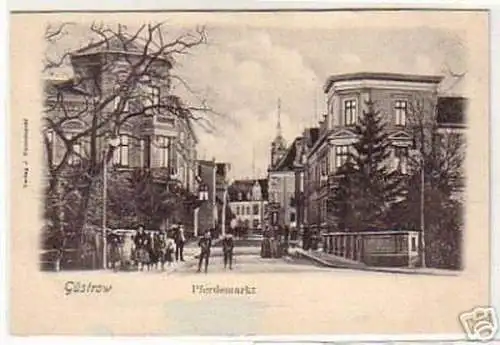 07269 Ak Güstrow in Mecklenburg Pferdemarkt um 1900