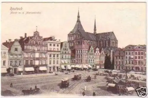 25069 Ak Rostock Markt mit der Marienkirche um 1900