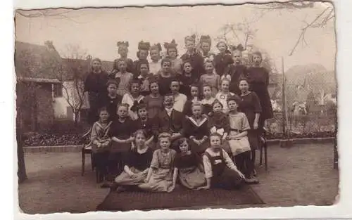 58746 Foto Ak Bückeburg Bürgertöchterschule 1. Klasse um 1910