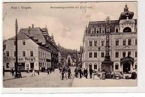 43077 Ak Aue Schneebergerstraße mit Stadthaus 1920