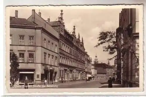 57467 Foto Ak Döbeln Sachsen Straße der Befreiung mit Geschäften 1953