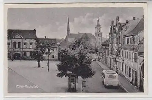 52589 Ak Rötha Marktplatz mit Autobus um 1957