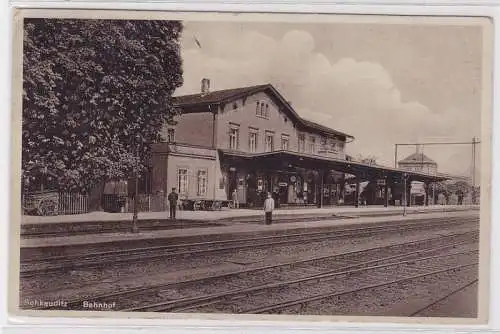 93737 Ak Schkeuditz Bahnhof Bahnsteigansicht um 1930