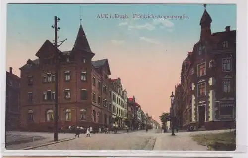 70192 Ak Aue im Erzgebirge Friedrich Auguststrasse um 1910