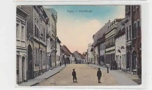 36889 Ak Pegau Breit Straße mit Geschäften 1913