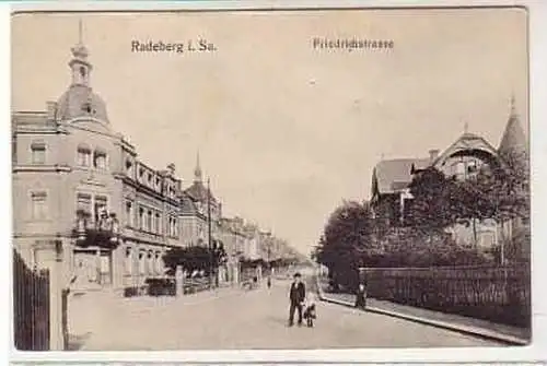 39994 Ak Radeberg in Sachsen Friedrichstrasse um 1910