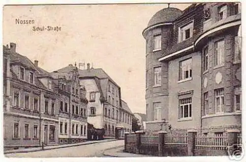 15986 Ak Nossen Schulstrasse um 1910