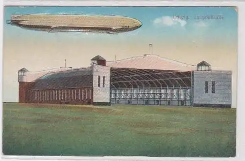 68691 Ak Leipzig Luftschiffhalle mit Zeppelin Darüber um 1910