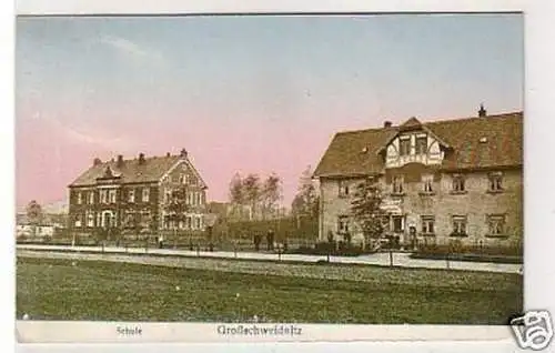 25565 Ak Großschweidnitz Schule um 1920