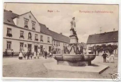 08947 Ak Regis Marktplatz mit Halbfassbrunnen um 1920