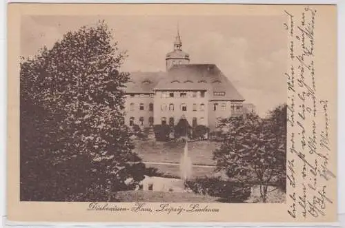87684 AK Diakonissen Haus, Leipzig Lindenau mit Springbrunnen im Teich um 1930