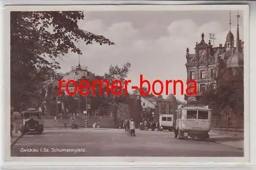 79559 Ak Zwickau in Sachsen Schumannplatz mit Autobussen 1933