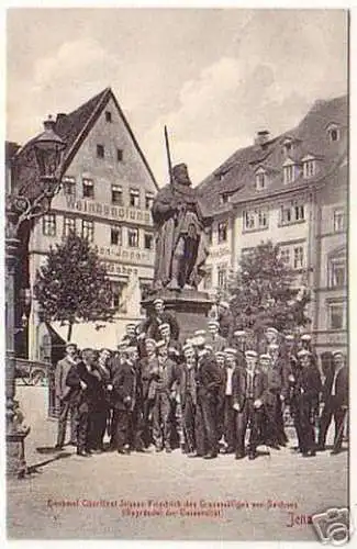 16374 Ak Jena Studenten vorm Denkmal 1905