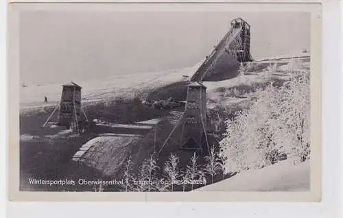 85796 Ak Wintersportplatz Oberwiesenthal im Erzgebirge Sprungschanze um 1950