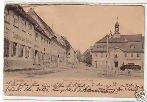 35477 Ak Strehla Schloßstraße und Rathaus um 1900