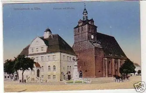 31530 Ak Dommitzsch a. Elbe Rathaus mit Kirche um 1920