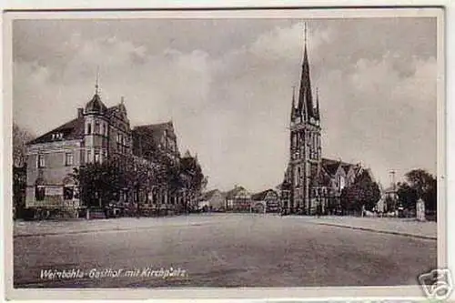 10496 Ak Weinböhla Gasthof mit Kirchplatz um 1940