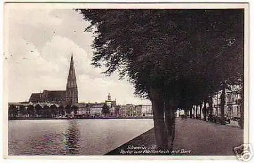 03180 Ak Schwerin Pfaffenteich mit Dom 1937