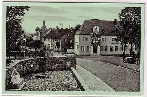 65917 Ak Kemnath Kriegerdenkmal und Bezirkssparkasse um 1925