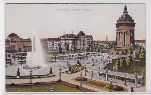 92104 AK Mannheim - Friedrichsplatz mit Springbrunnen 1925