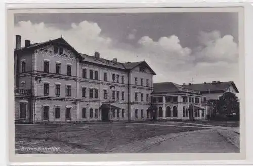 905711 Ak Brüx (Most) - Bahnhof, Straßenansicht, Haupteingang