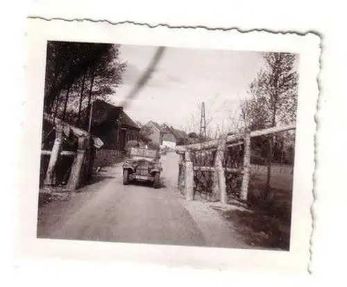 59688 Original Foto Deutscher Militär PKW Jeep in Frankreich im 2. Weltkrieg