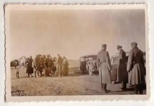 Original Foto Russland Deutsche Soldaten mit Pferden und PKW im 2. Weltkrieg