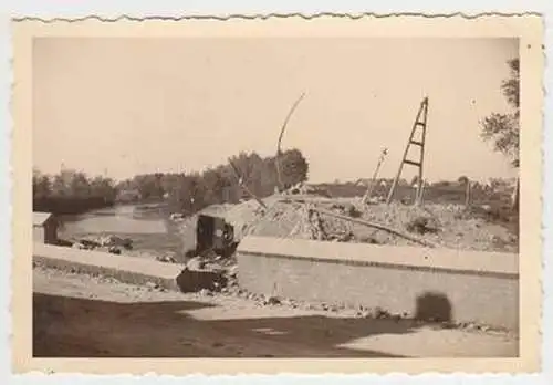 44092 Foto Nieuport gesprengte Brücke WK II 1940