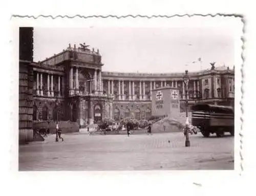 46780 Original Foto vorbereitetes Paradegelände mit Säule Unser Heer 2. Weltkrie