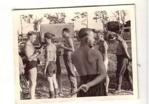 54825 Original Foto Soldaten LKW Flugzeug Plane im 2. Weltkrieg