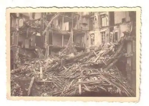 05085 Original Foto zerstörtes Haus / Ruine in Sedan 2. Weltkrieg