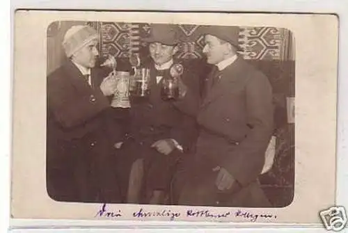 31850 Foto Ak Breslau 3 Männer mit Bierkrügen 1914