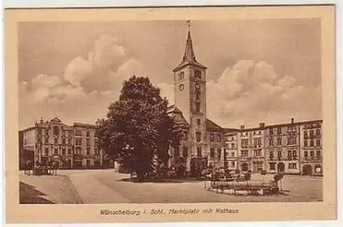 25304 Ak Wünschelburg Marktplatz mit Rathaus um 1940