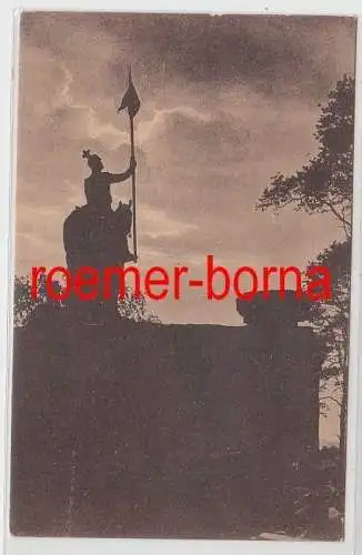 42168 Ak Ulanen Denkmal Demmin in Pommern um 1930