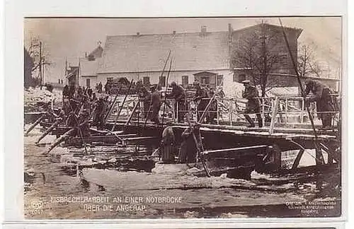 38428 Ak Angerap Eisbrecherarbeit an der Notbrücke 1915