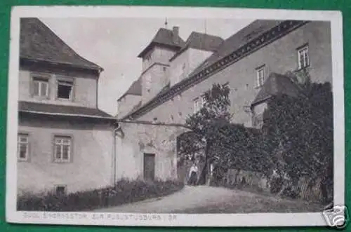 schöne Ak Augustusburg i.Sa. südl. Eingangstor um 1930