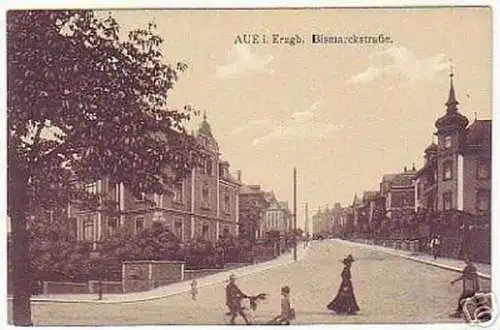 03126 Ak Aue im Erzgebirge Bismarckstrasse um 1920